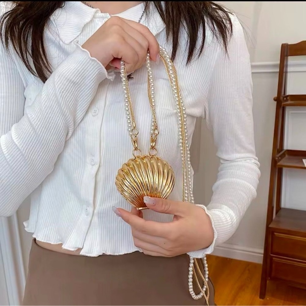Mini Shell Lipstick Crossbody Bag-Chic and Unique - Picture 3 of 5